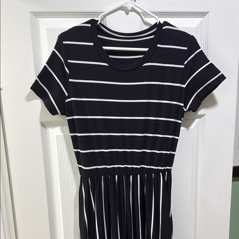 Black and White Striped Maxi Dress - Large